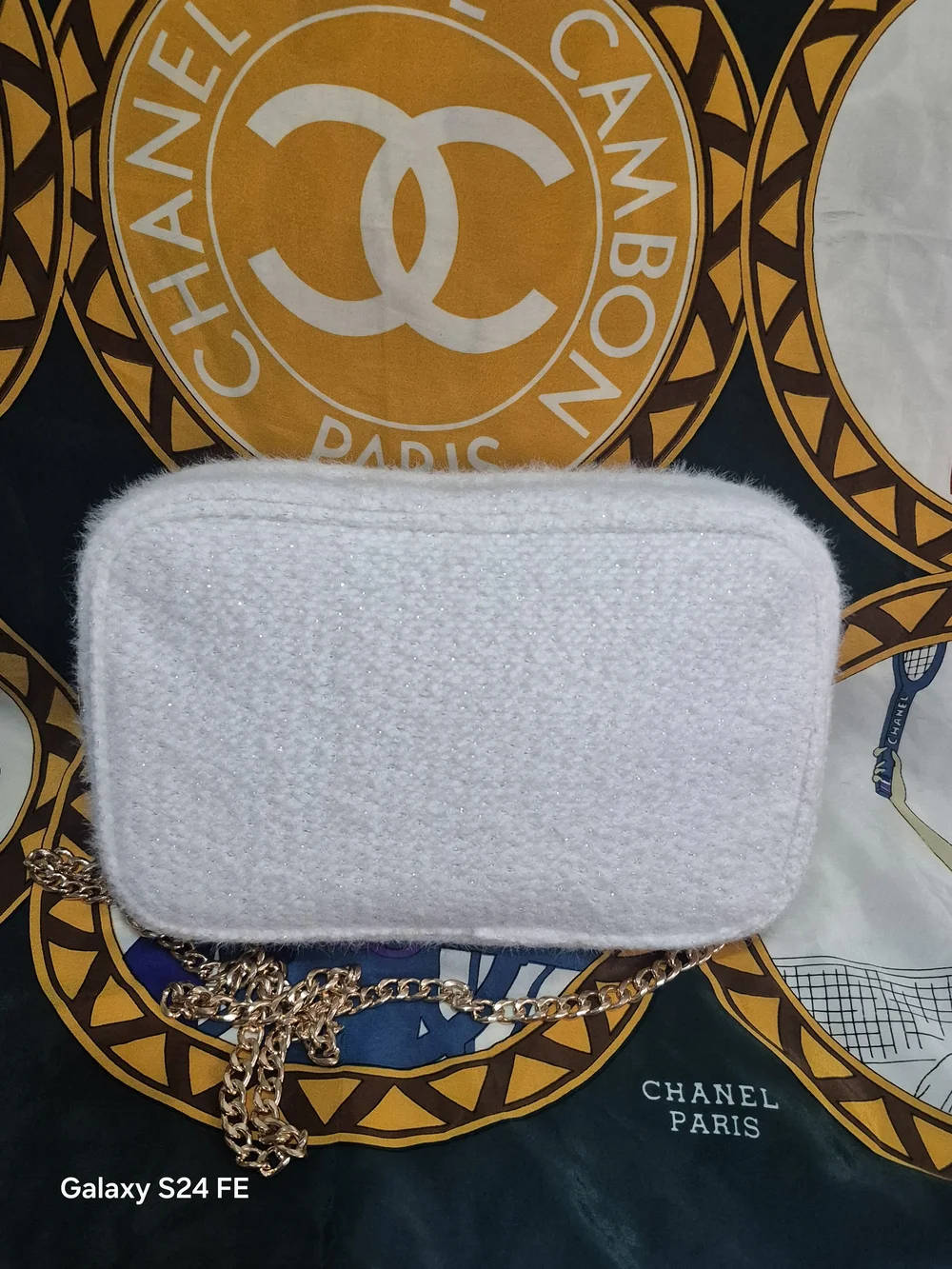 CHANEL White Tweed  Crossbody Bag with Chain